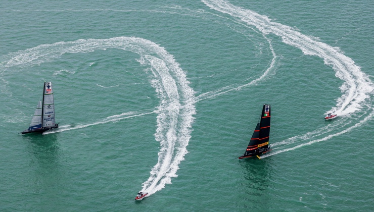 18/12/20 - Auckland (NZL)36th America’s Cup presented by PradaRace Day 2Luna Rossa Prada Pirelli Team, New York Yacht Club American Magic