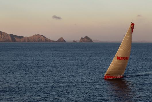 Mapfre leading the fleet along NZ coast_ainhoa Sanchez_528